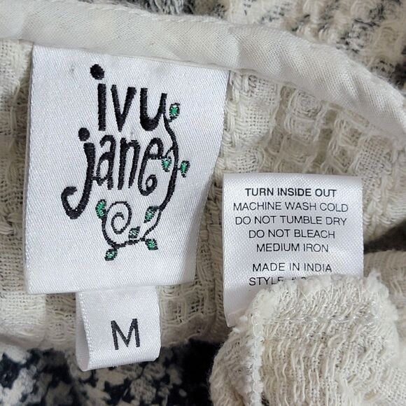 Ivy Jane Blouse Womens M Ivory Black Woven Aztec Southwest Print Boxy Boho Shirt - Picture 11 of 11